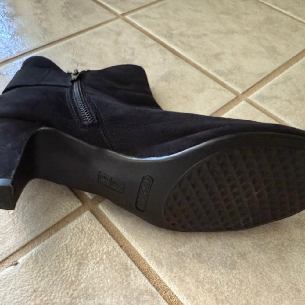 Aerosoles size 8 1/2, medium width, black ankle bootie - Picture 5 of 5